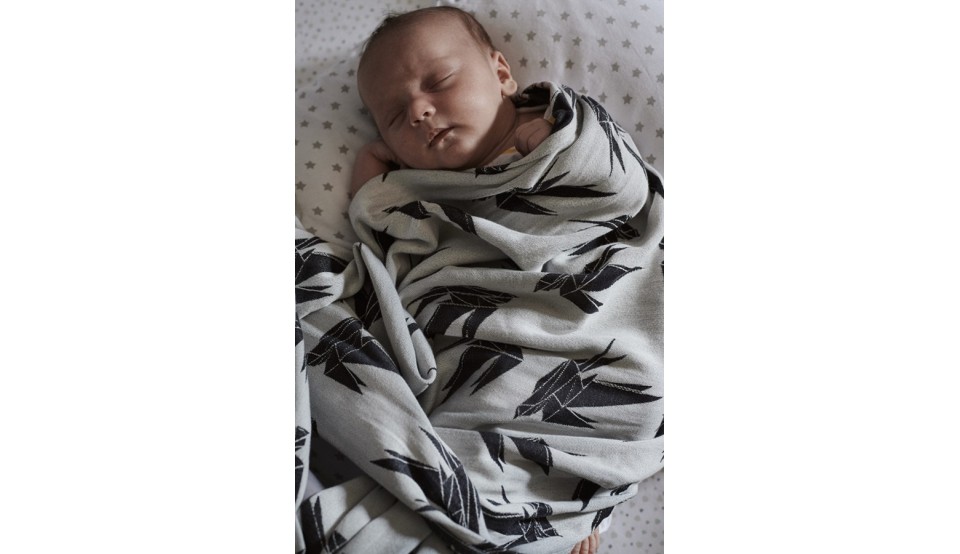 Come far dormire un neonato in fascia - Gioia Baby