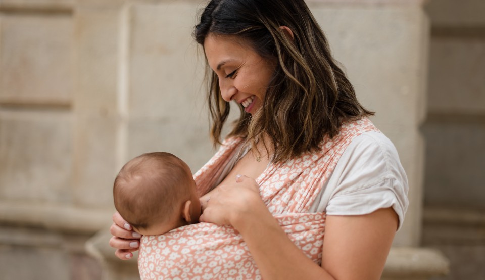 Babywearing e reflusso nei neonati, cosa devi sapere! 